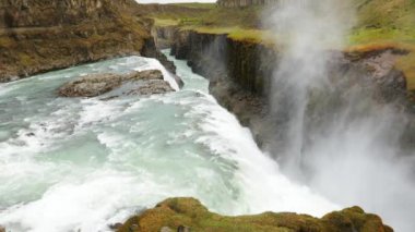 Güzel ünlü Gullfoss şelale, İzlanda.
