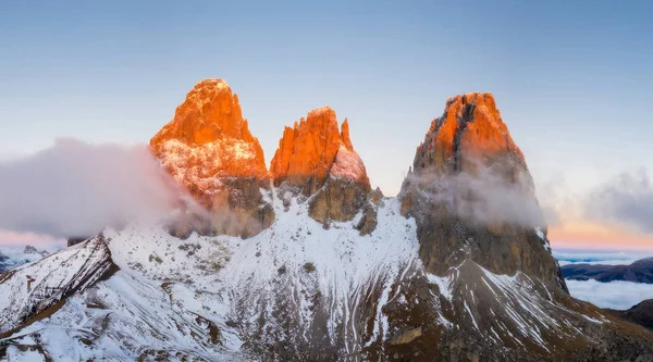 Krásná podzimní krajina v Dolomitských horách. — Stock fotografie