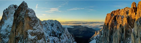 Hermoso paisaje otoñal en las montañas Dolomitas. —  Fotos de Stock