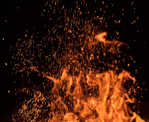 пламенеющие искры; Красивый фон пламени
.