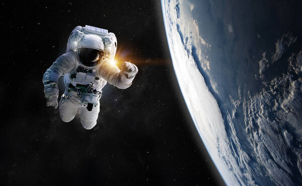 Концепция завоевания вселенной человеческой расой. Элементы этого изображения предоставлены НАСА