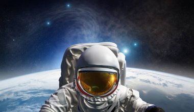 Evreni insan ırkı tarafından fethetme kavramı. Bu görüntünün elementleri NASA tarafından desteklenmektedir