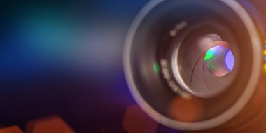 Lens yansımaları ile kamera lensi, makro çekim.