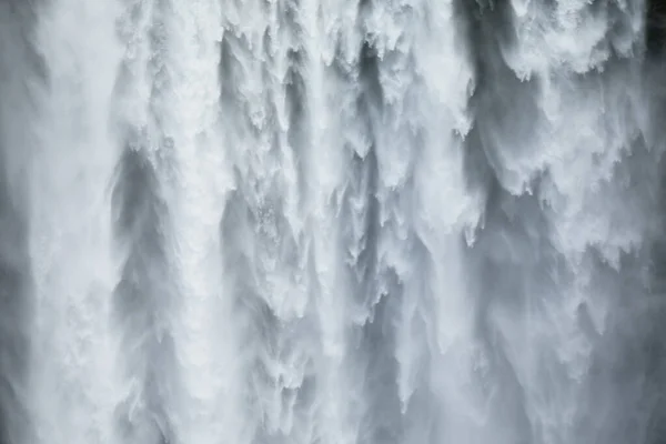 Nahaufnahme des skogafoss-Wasserfalls in Island — Stockfoto