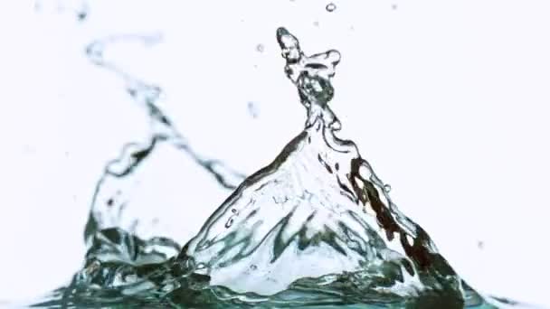 Water plons in super slow motion, opgenomen met hoge snelheid bioscoop camera — Stockvideo