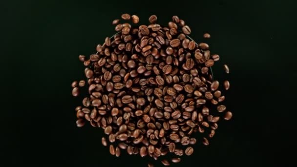 Esplosione di chicchi di caffè, super slow motion — Video Stock