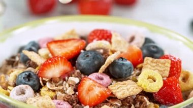 Sütlü ve kameralı gevrek parçalarının düşüşü çok yavaş..