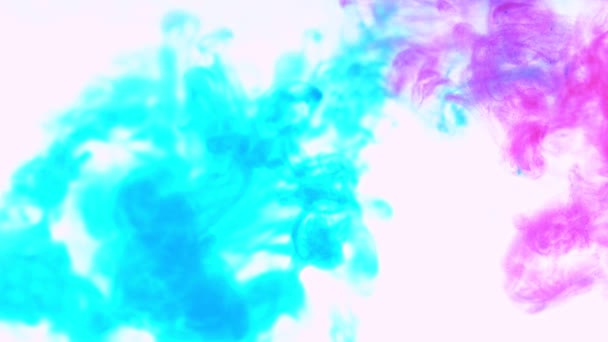Abstract kleurrijke vloeibare inkt gieten, super slow motion — Stockvideo