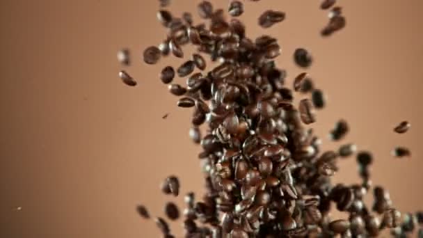 Collisione chicchi di caffè, super slow motion — Video Stock