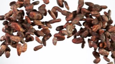 Kakao fasulyesi çarpışması, süper yavaş çekim.