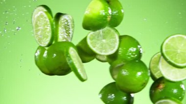 Süper Yavaş Çekim Taze Limonlar Sıçrayan Suyla Çarpışması