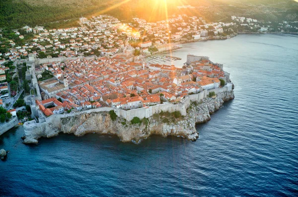 Tiro aéreo de Dubrovnik cidade velha — Fotografia de Stock