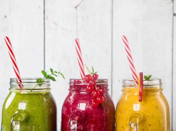 Healthy fresh smoothies with ingredients. — Stock Photo, Image