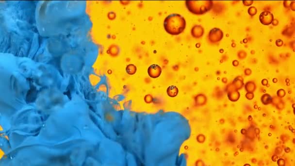 Abstract colorful liquid pouring, super slow motion — Stock Video