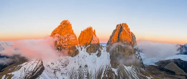 Beautiful autumn landscape in the Dolomites mountains. — Stock Photo, Image