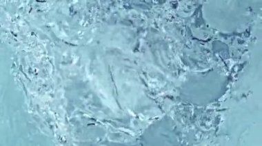 Su girdabı süper yavaş çekimde, yüksek hızlı sinema kamerasıyla çekiliyor.