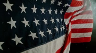 American Flag Waving 'e yakın çekim. ABD Bayrağı Rüzgarda Çırpınıyor.