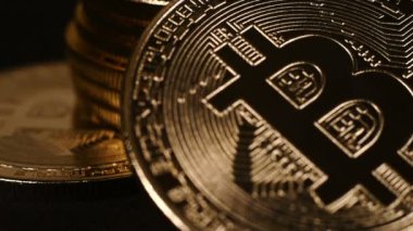 Altın ve gümüş Bitcoin Cryptocurrency. Yakın çekim