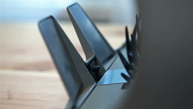 Bize dolar Lirası Döviz Alım Counter makine üstünde güveniyor. İş kavramı.