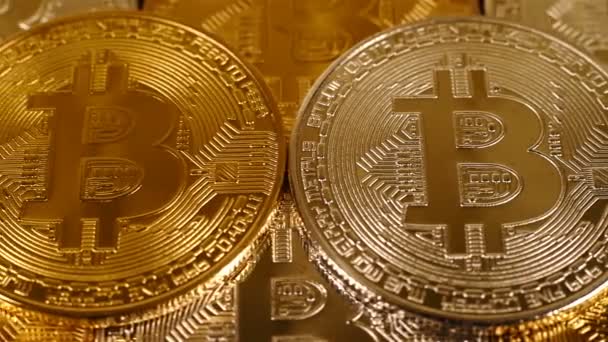 Stoh Zlatých Stříbrných Bitcoiny Nová Virtuální Měna Extrémní Zblízka — Stock video