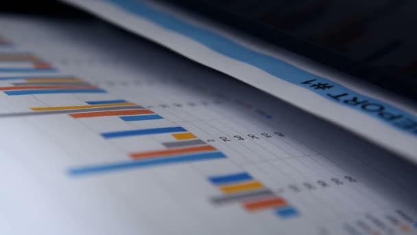 Tiskárna Tiskne Business Report Investiční Grafy Finanční Obchodní Koncepce Detailní — Stock video