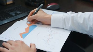 Yatırımcı pazarlama planları çözümleme. Yatırım ve finansal kavramı. Ağır çekim etkisi.
