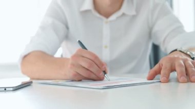 İşletme Analiz Raporu ve Ofis Çizelgeleri. İş ve Mali Başarı Konsepti.