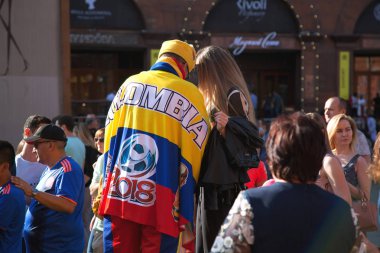 Moskova, Rusya - 16 Haziran 2018: Kolombiya futbol taraftarları kırmızı Meydanı Moskova. Futbol Dünya Kupası