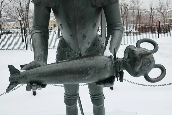 莫斯科 俄罗斯 2019年2月3日 儿童是成人恶习的受害者 雕塑构成 作为打击邪恶和公共恶习的寓言 安装在博洛特纳亚广场上 — 图库照片