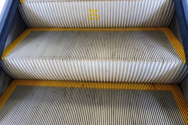 地铁楼梯自动扶梯特写 — 图库照片