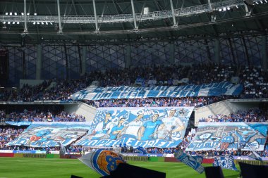 Moskova, Rusya - 26 Mayıs 2019: Vtb arena. Moskova'daki Dinamo Stadyumu'nun açılış maçı. Dinamo Moskova vs Arsenal Tula. Mavi beyaz Dinamo fanlar