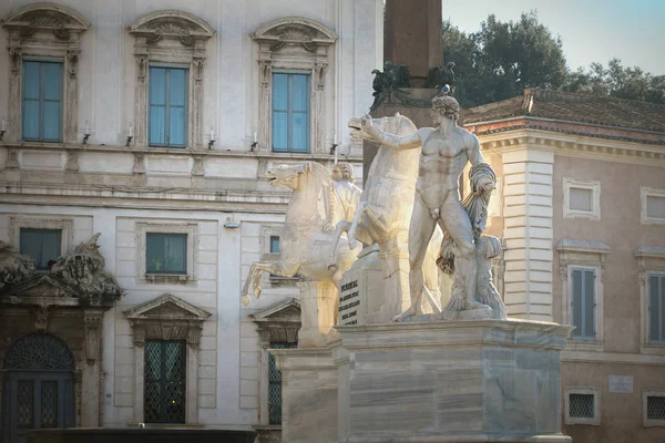 Roma Dicembre 2018 Obelisco Fontana Castore Polluce Piazza Del Quirinale — Foto Stock