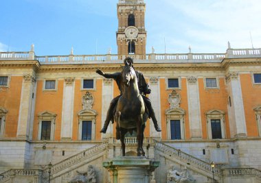 Rome, İtalya - 29 Aralık 2018: Anıt in Marcus Aurelius Roma, İtalya Piazza del Campidoglio üzerinde atlı