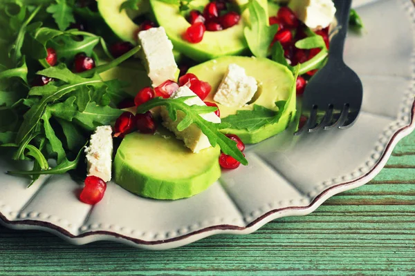 Gezonde Fitness Salade Met Rucola Avocado Feta Vegetarische Voedzame Salade — Stockfoto