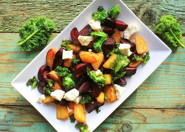 Fresh Beet Salad Feta Cheese Fried Cabbage Kale — Stock Photo, Image