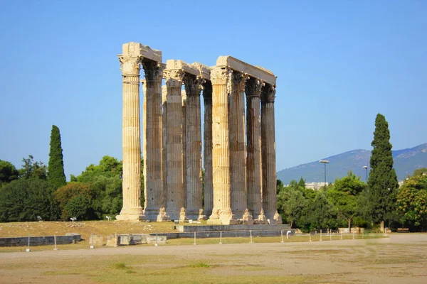 Αρχαίου ναού του Ολυμπίου Διός στην Αθήνα, Ελλάδα — Φωτογραφία Αρχείου