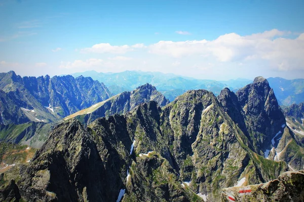 Panorama înaltă Tatra cu zăpadă pe munte, Slovacia — Fotografie, imagine de stoc