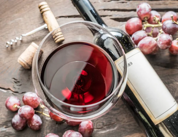 Copa Vino Botella Vino Uvas Sobre Fondo Madera Degustación Vinos — Foto de Stock