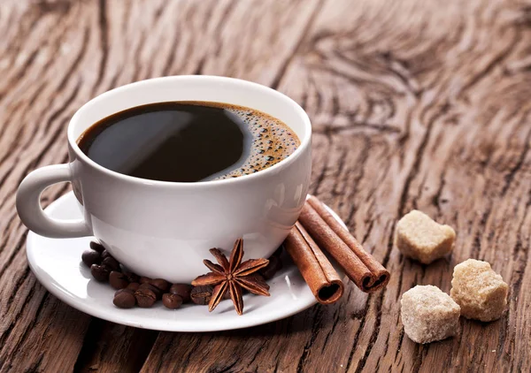 Csésze Kávé Kávé Fűszerek Közelében Kupa Zár — Stock Fotó