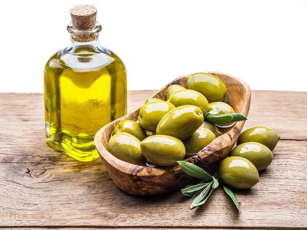 Olivových Plodů Láhev Olivového Oleje Dřevěný Stůl Bílé Pozadí — Stock fotografie