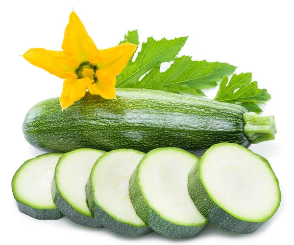 Zucchini Mit Scheiben Und Blume Auf Weißem Hintergrund — Stockfoto