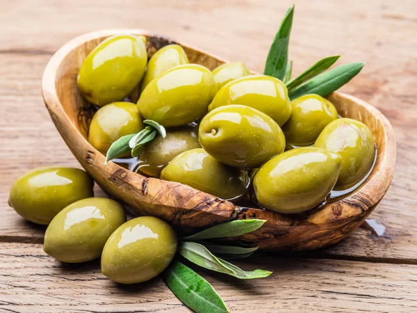 Whole Table Olives Wooden Bowl Table — Stock Photo, Image