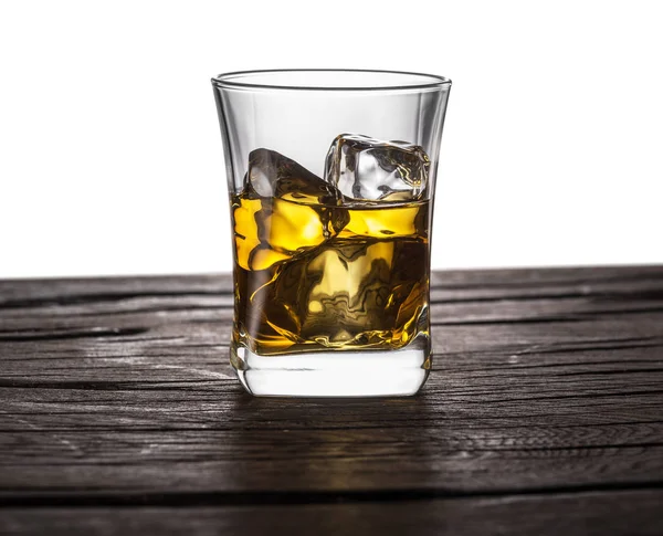 Vaso Whisky Vaso Whisky Con Cubitos Hielo Sobre Mesa Fondo — Foto de Stock