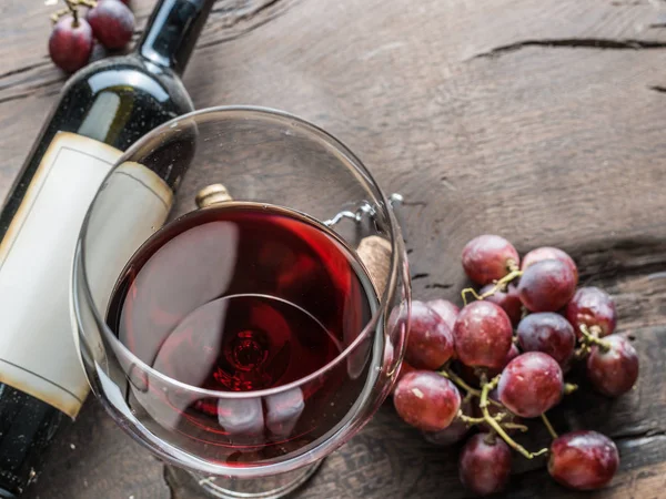 Glas Wijn Fles Wijn Druiven Houten Achtergrond Wijn Proeverij — Stockfoto