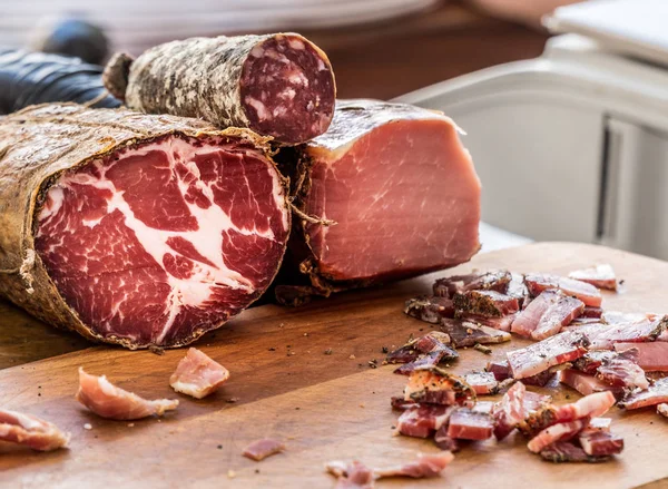 Variedade Produtos Salsicha Curados Seco Carne — Fotografia de Stock