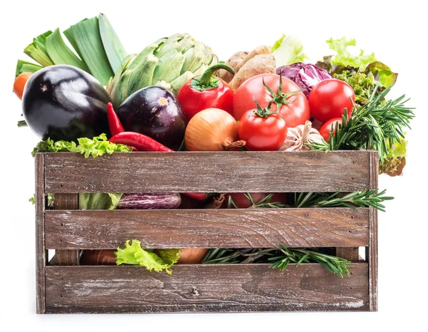 Légumes Frais Multicolores Dans Une Caisse Bois Fond Blanc — Photo