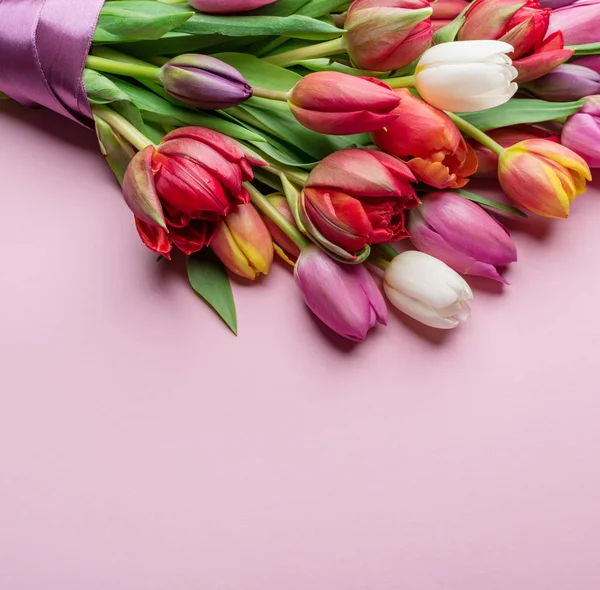 Színes Csokor Tulipán Fehér Háttér Tavaszi Háttér — Stock Fotó