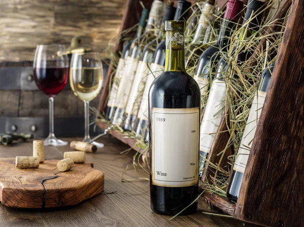 Botellas Vino Estante Madera — Foto de Stock