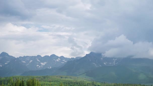 Time Lapse Video Kümülüs Bulutlar Dağlar Aralığında Yüksek Tatras Polonya — Stok video