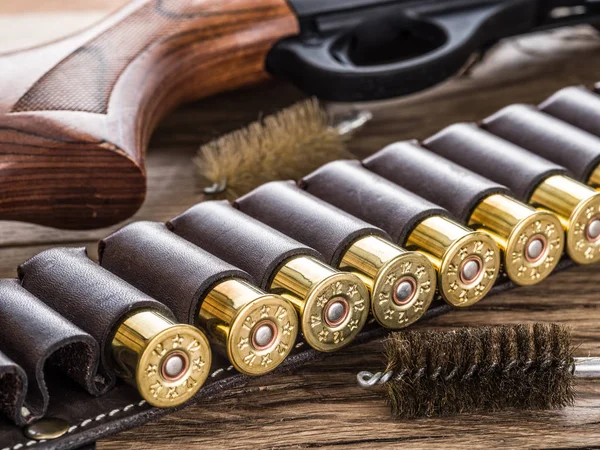 Pump Action Shotgun Guage Cartridge Ramrod Wooden Table — Stock Photo, Image